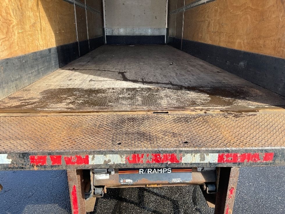 Medium Duty Box Truck-Light and Medium Duty Trucks-Hino-2020-338-Braintree-MA-175,403\n\t\tmiles-$ 39,250 - Image 10