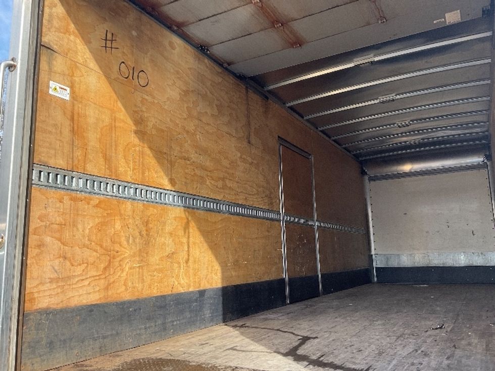 Medium Duty Box Truck-Light and Medium Duty Trucks-Hino-2020-338-Braintree-MA-175,403\n\t\tmiles-$ 39,250 - Image 11