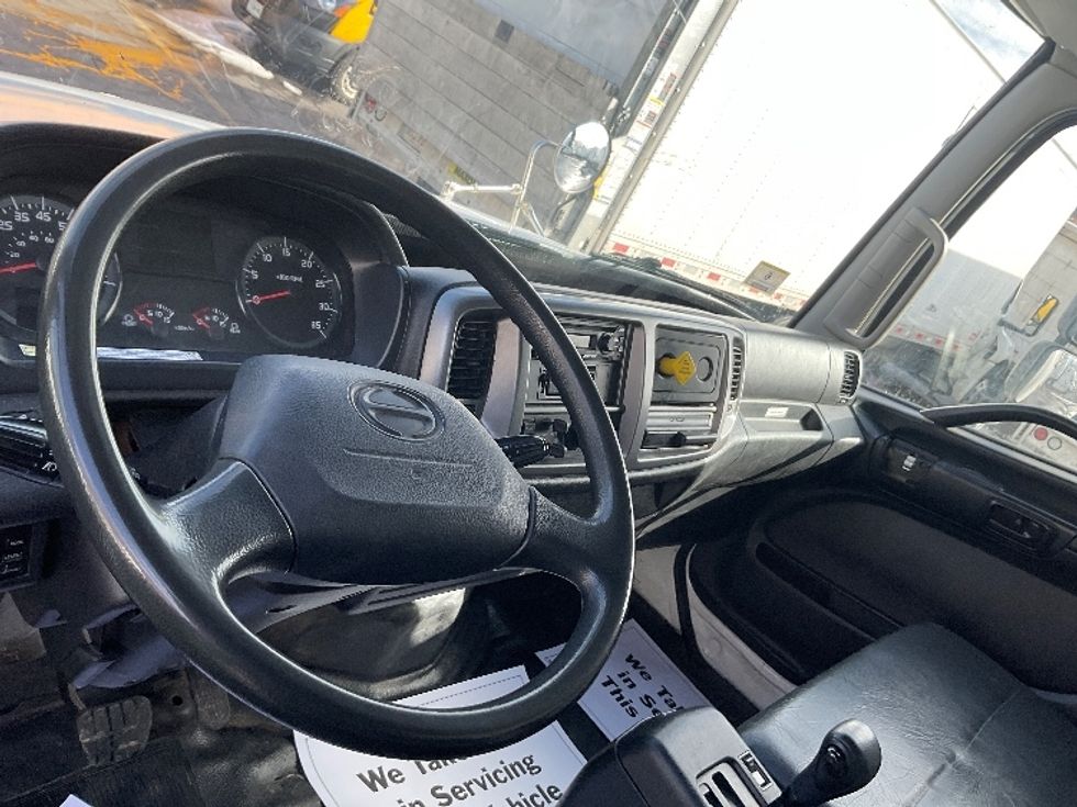 Medium Duty Box Truck-Light and Medium Duty Trucks-Hino-2020-338-Braintree-MA-175,403\n\t\tmiles-$ 39,250 - Image 18