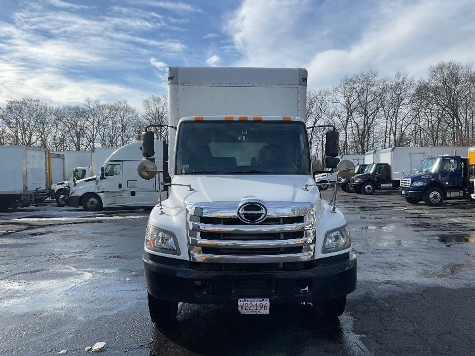 Medium Duty Box Truck-Light and Medium Duty Trucks-Hino-2020-338-Braintree-MA-175,403\n\t\tmiles-$ 39,250 - Image 2