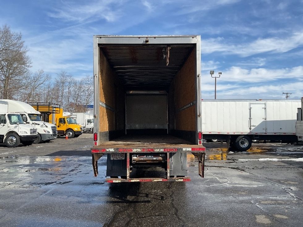 Medium Duty Box Truck-Light and Medium Duty Trucks-Hino-2020-338-Braintree-MA-175,403\n\t\tmiles-$ 39,250 - Image 8