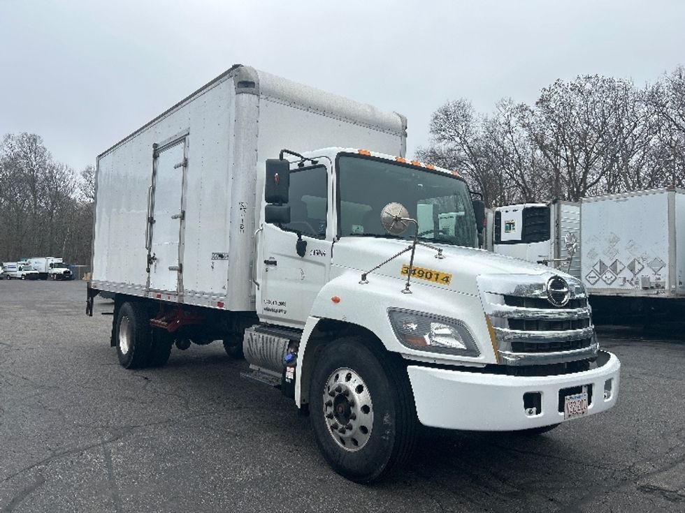 Medium Duty Box Truck-Light and Medium Duty Trucks-Hino-2020-338-Braintree-MA-70,048\n\t\tmiles-$ 46,000 - Image 1