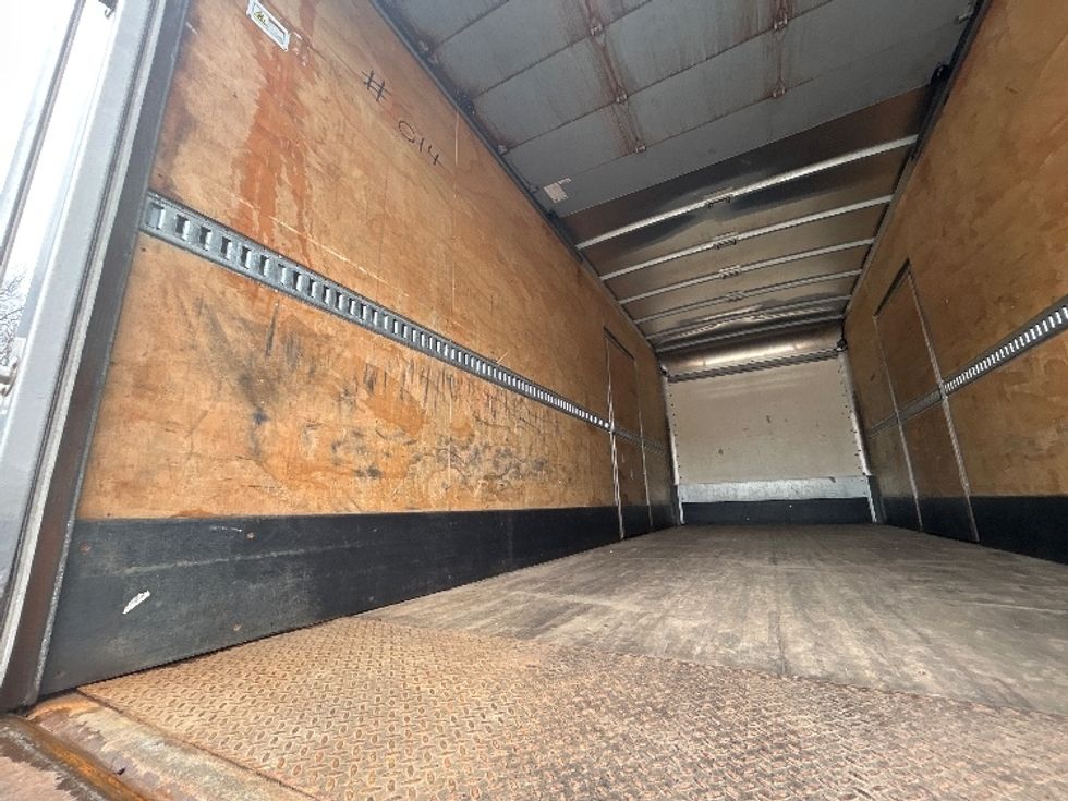 Medium Duty Box Truck-Light and Medium Duty Trucks-Hino-2020-338-Braintree-MA-70,048\n\t\tmiles-$ 46,000 - Image 11