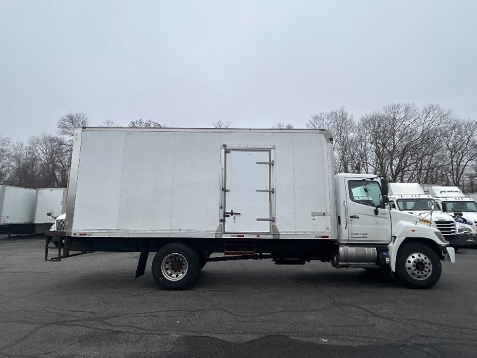 Medium Duty Box Truck-Light and Medium Duty Trucks-Hino-2020-338-Braintree-MA-70,048\n\t\tmiles-$ 46,000 - Image 15
