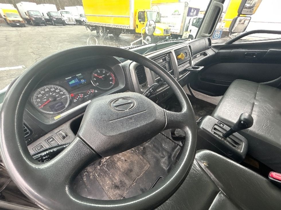 Medium Duty Box Truck-Light and Medium Duty Trucks-Hino-2020-338-Braintree-MA-70,048\n\t\tmiles-$ 46,000 - Image 17