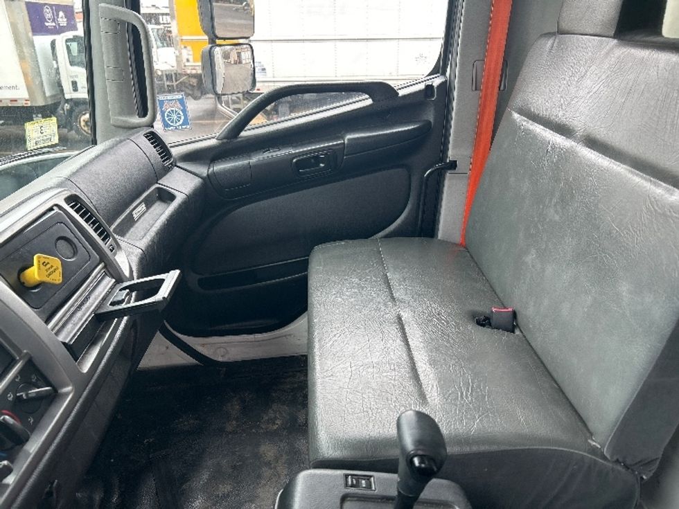 Medium Duty Box Truck-Light and Medium Duty Trucks-Hino-2020-338-Braintree-MA-70,048\n\t\tmiles-$ 46,000 - Image 19