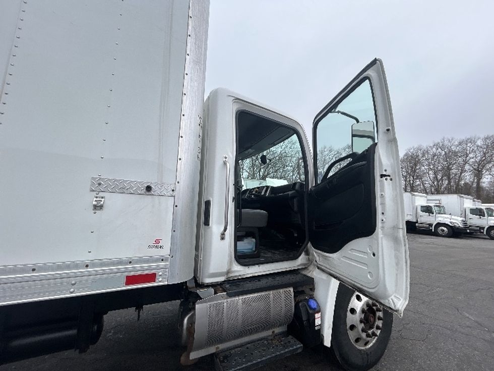 Medium Duty Box Truck-Light and Medium Duty Trucks-Hino-2020-338-Braintree-MA-70,048\n\t\tmiles-$ 46,000 - Image 20