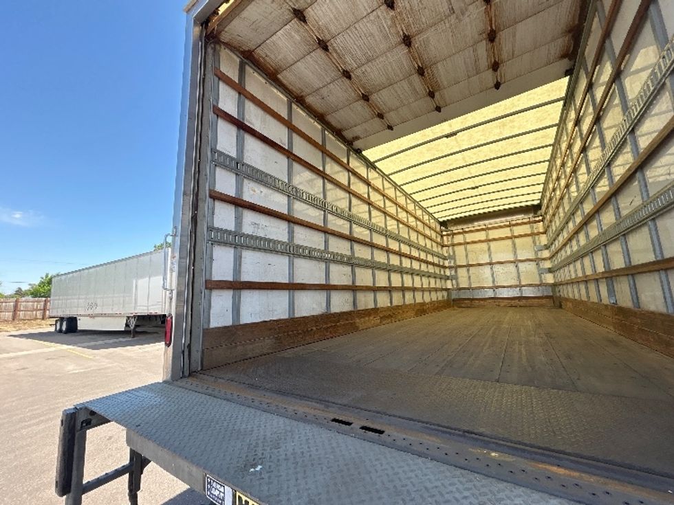 Medium Duty Box Truck-Light and Medium Duty Trucks-Hino-2020-338-Brooklyn Park-MN-161,905\n\t\tmiles-$ 39,500 - Image 11