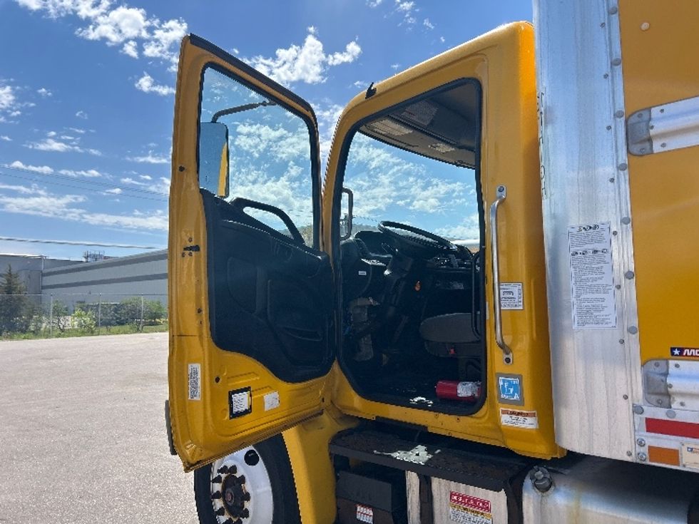 Medium Duty Box Truck-Light and Medium Duty Trucks-Hino-2020-338-Brooklyn Park-MN-161,905\n\t\tmiles-$ 39,500 - Image 16