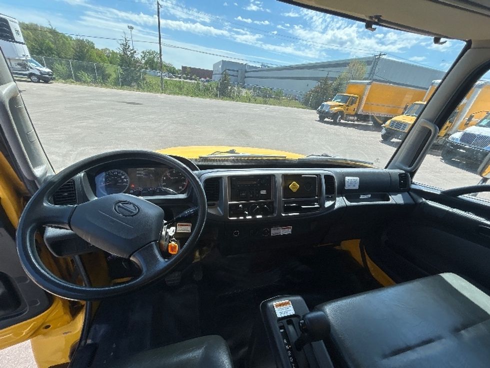 Medium Duty Box Truck-Light and Medium Duty Trucks-Hino-2020-338-Brooklyn Park-MN-161,905\n\t\tmiles-$ 39,500 - Image 18