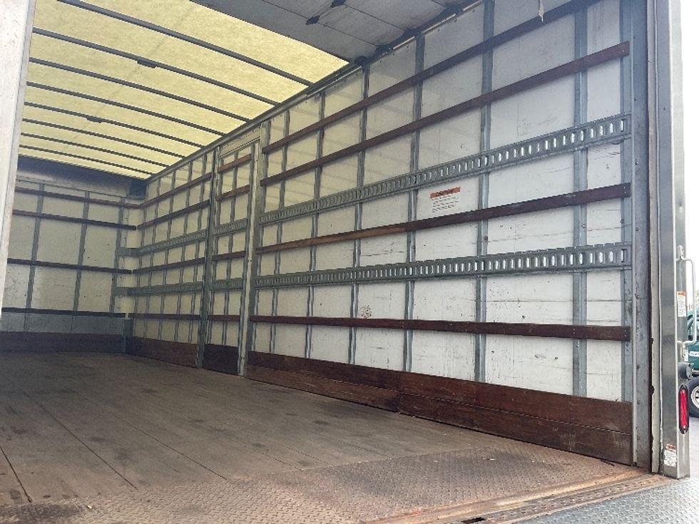 Medium Duty Box Truck-Light and Medium Duty Trucks-Hino-2020-338-Buffalo-NY-161,398\n\t\tmiles-$ 42,000 - Image 12