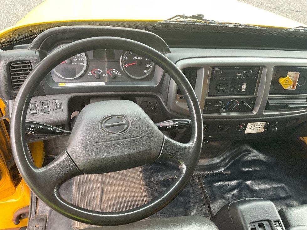 Medium Duty Box Truck-Light and Medium Duty Trucks-Hino-2020-338-Buffalo-NY-161,398\n\t\tmiles-$ 42,000 - Image 18