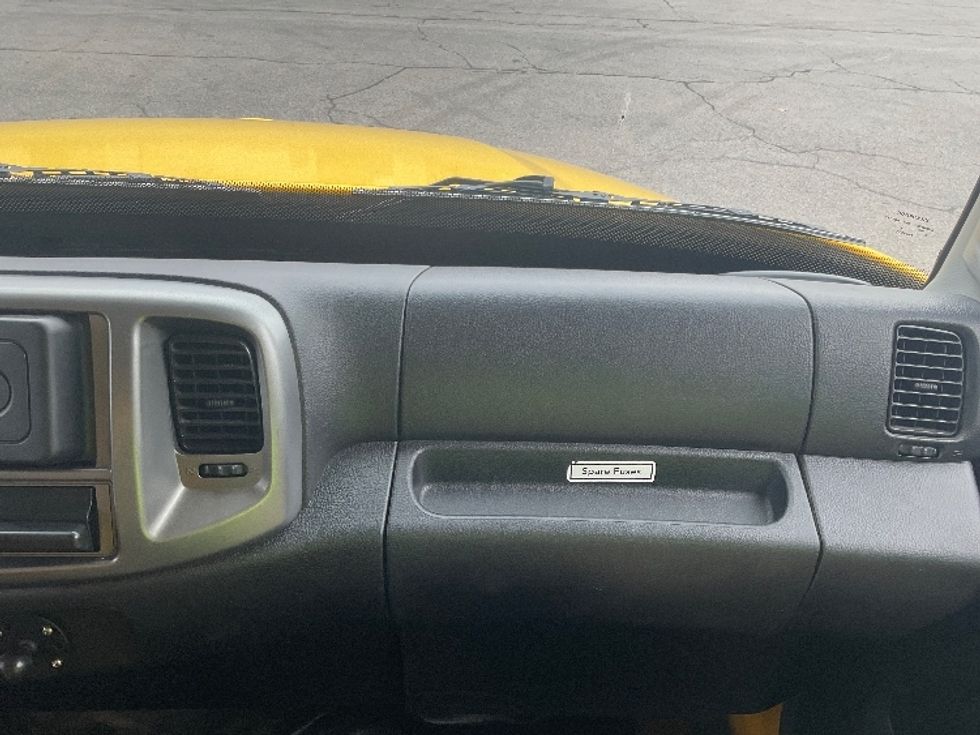 Medium Duty Box Truck-Light and Medium Duty Trucks-Hino-2020-338-Buffalo-NY-161,398\n\t\tmiles-$ 42,000 - Image 21