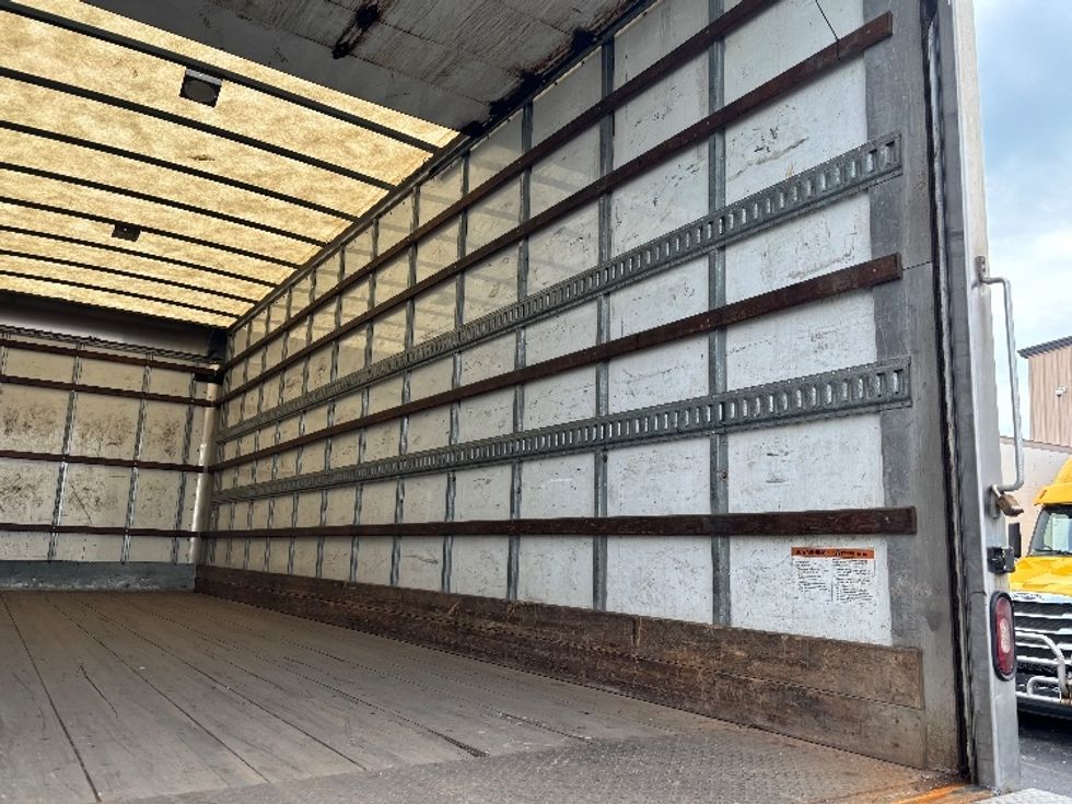 Medium Duty Box Truck-Light and Medium Duty Trucks-Hino-2020-338-Burlington-ON-391,403\n\t\tkm-$ 49,750 - Image 12