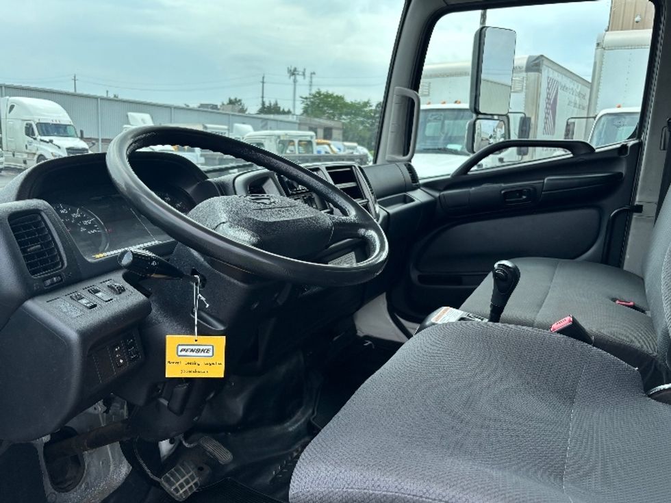 Medium Duty Box Truck-Light and Medium Duty Trucks-Hino-2020-338-Burlington-ON-391,403\n\t\tkm-$ 49,750 - Image 17