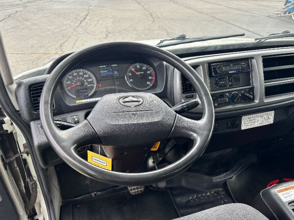 Medium Duty Box Truck-Light and Medium Duty Trucks-Hino-2020-338-Burlington-ON-391,403\n\t\tkm-$ 49,750 - Image 18