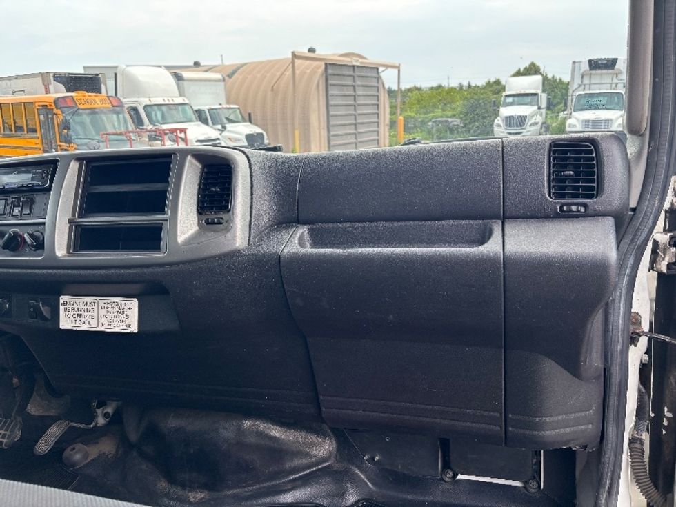 Medium Duty Box Truck-Light and Medium Duty Trucks-Hino-2020-338-Burlington-ON-391,403\n\t\tkm-$ 49,750 - Image 21