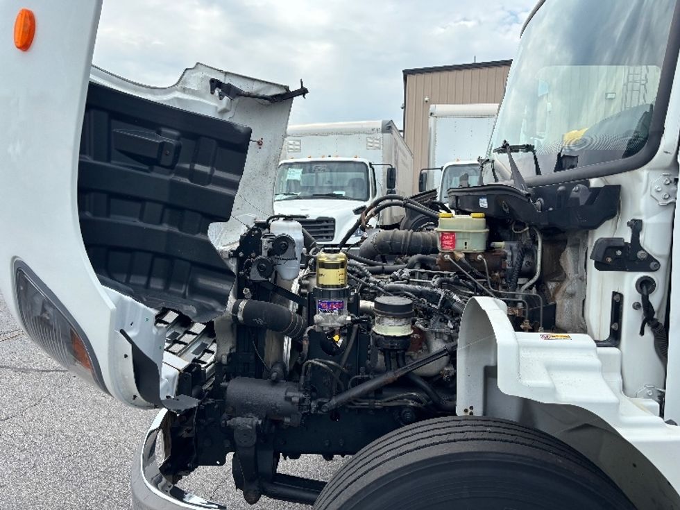 Medium Duty Box Truck-Light and Medium Duty Trucks-Hino-2020-338-Burlington-ON-391,403\n\t\tkm-$ 49,750 - Image 24