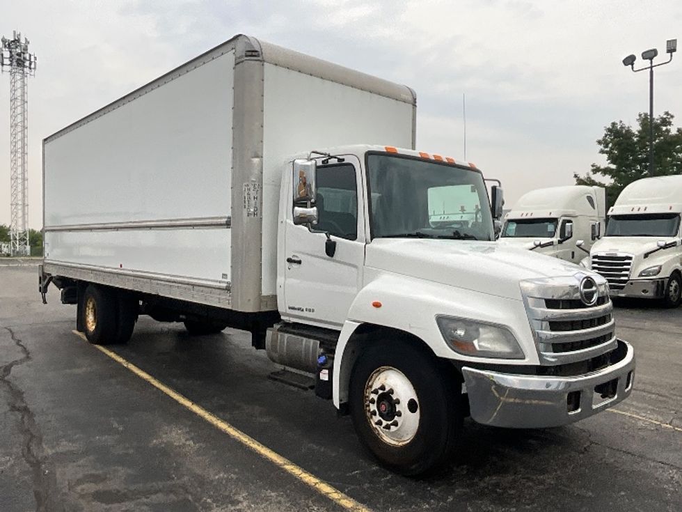 Medium Duty Box Truck-Light and Medium Duty Trucks-Hino-2020-338-Cambridge-ON-336,429\n\t\tkm-$ 56,250 - Image 1