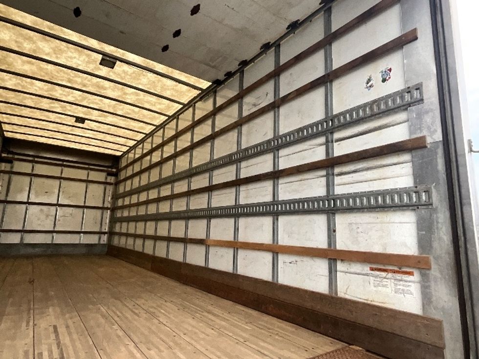 Medium Duty Box Truck-Light and Medium Duty Trucks-Hino-2020-338-Cambridge-ON-336,429\n\t\tkm-$ 56,250 - Image 12