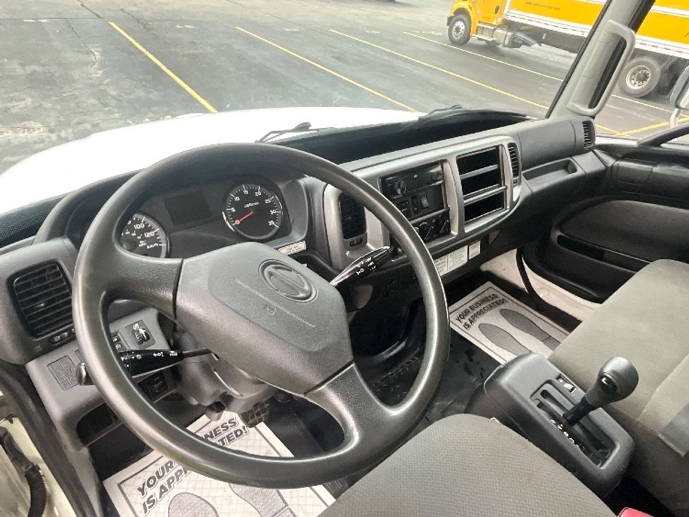 Medium Duty Box Truck-Light and Medium Duty Trucks-Hino-2020-338-Cambridge-ON-336,429\n\t\tkm-$ 56,250 - Image 17