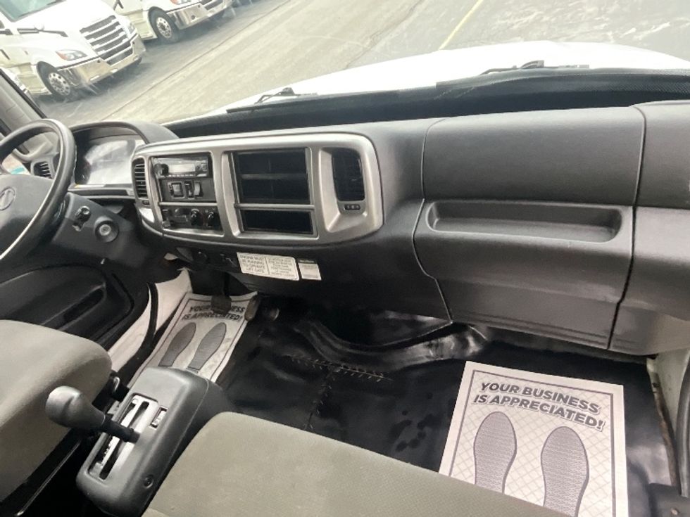 Medium Duty Box Truck-Light and Medium Duty Trucks-Hino-2020-338-Cambridge-ON-336,429\n\t\tkm-$ 56,250 - Image 21