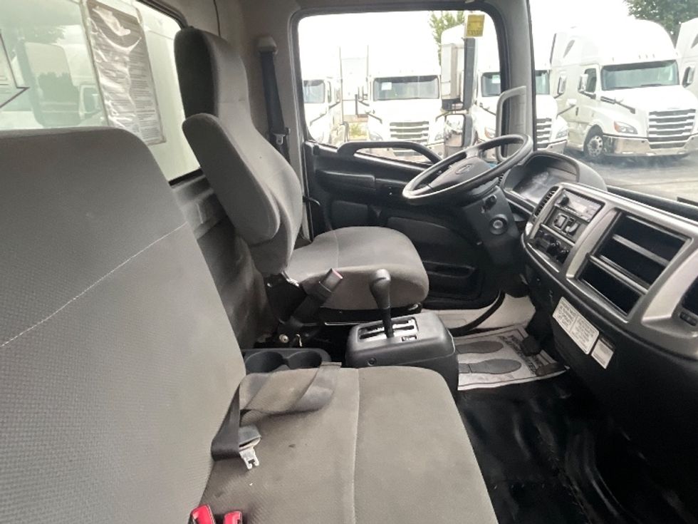 Medium Duty Box Truck-Light and Medium Duty Trucks-Hino-2020-338-Cambridge-ON-336,429\n\t\tkm-$ 56,250 - Image 22