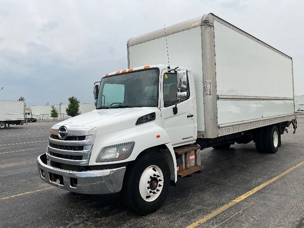 Medium Duty Box Truck-Light and Medium Duty Trucks-Hino-2020-338-Cambridge-ON-336,429\n\t\tkm-$ 56,250 - Image 3