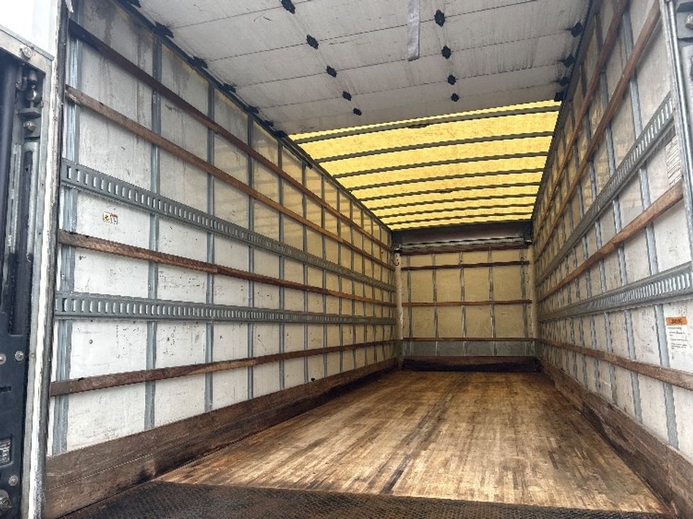 Medium Duty Box Truck-Light and Medium Duty Trucks-Hino-2020-338-Charlotte-NC-160,639\n\t\tmiles-$ 48,750 - Image 11