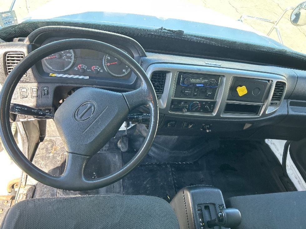 Medium Duty Box Truck-Light and Medium Duty Trucks-Hino-2020-338-Dartmouth-NS-274,403\n\t\tkm-$ 53,500 - Image 18