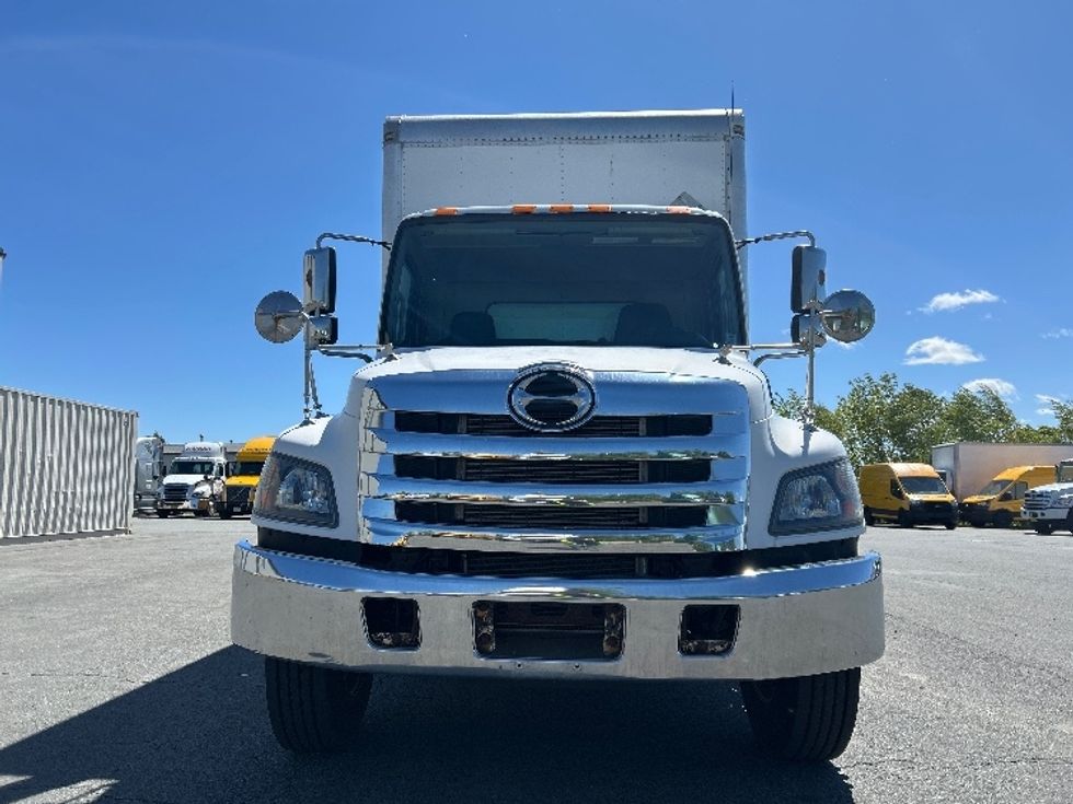 Medium Duty Box Truck-Light and Medium Duty Trucks-Hino-2020-338-Dartmouth-NS-274,403\n\t\tkm-$ 53,500 - Image 2