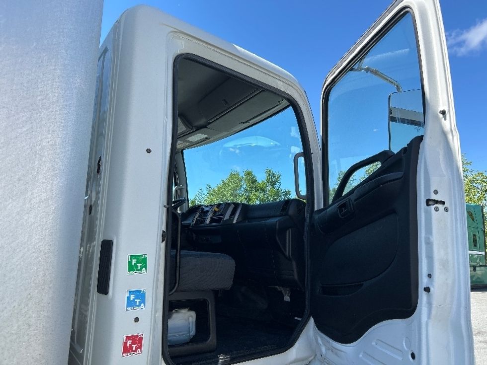 Medium Duty Box Truck-Light and Medium Duty Trucks-Hino-2020-338-Dartmouth-NS-274,403\n\t\tkm-$ 53,500 - Image 20