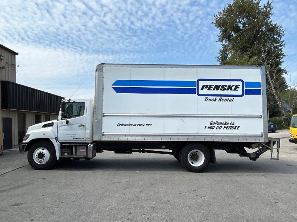 Medium Duty Box Truck-Light and Medium Duty Trucks-Hino-2020-338-Delta-BC-176,379\n\t\tkm-$ 68,750 - Image 4