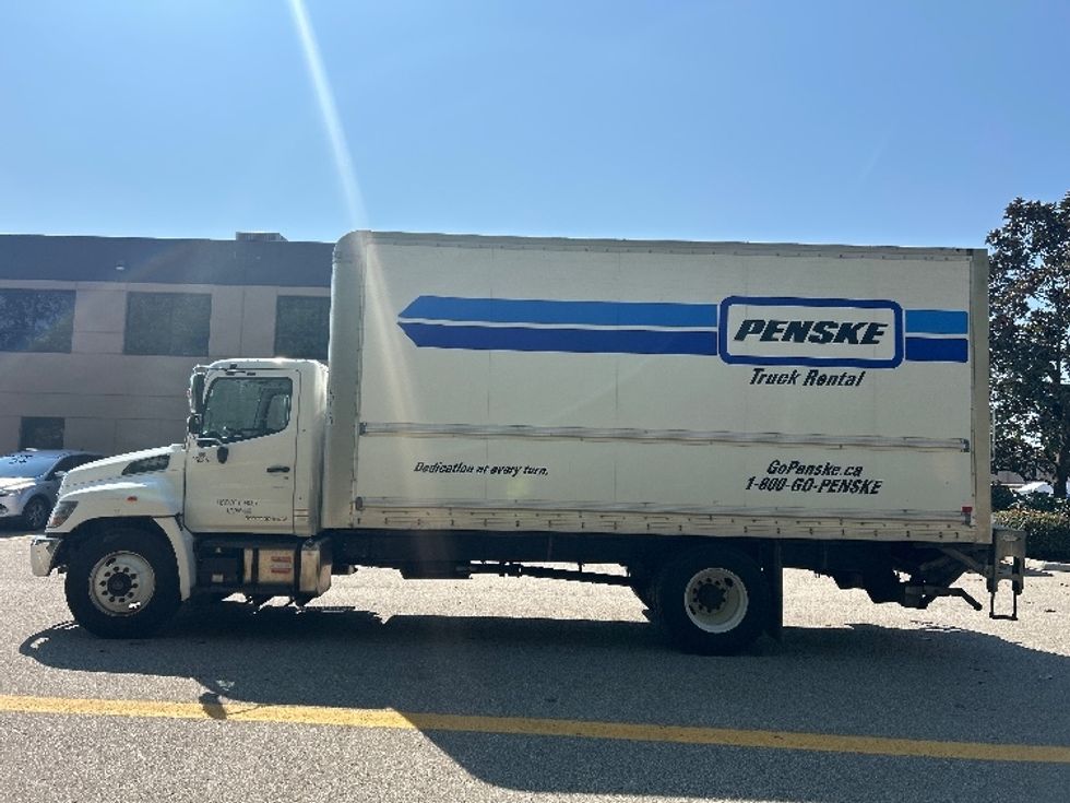 Medium Duty Box Truck-Light and Medium Duty Trucks-Hino-2020-338-Delta-BC-183,911\n\t\tkm-$ 68,250 - Image 4