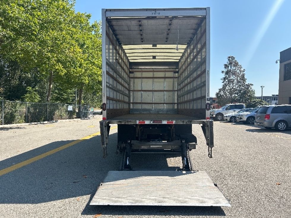 Medium Duty Box Truck-Light and Medium Duty Trucks-Hino-2020-338-Delta-BC-183,911\n\t\tkm-$ 68,250 - Image 9
