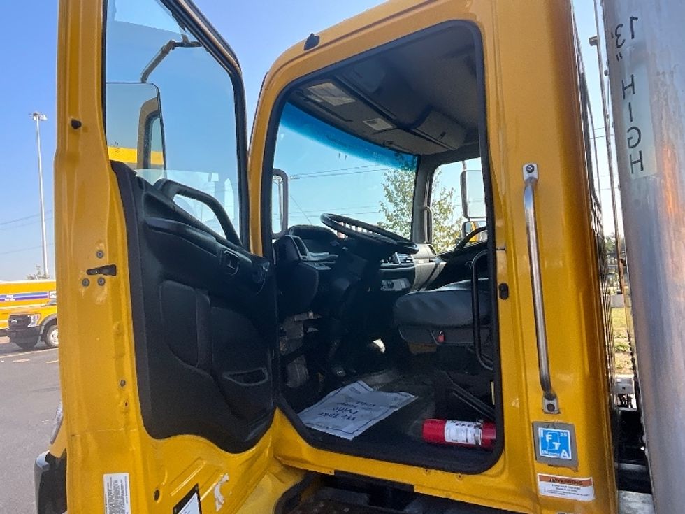 Medium Duty Box Truck-Light and Medium Duty Trucks-Hino-2020-338-East Chicago-IN-149,840\n\t\tmiles-$ 47,750 - Image 16