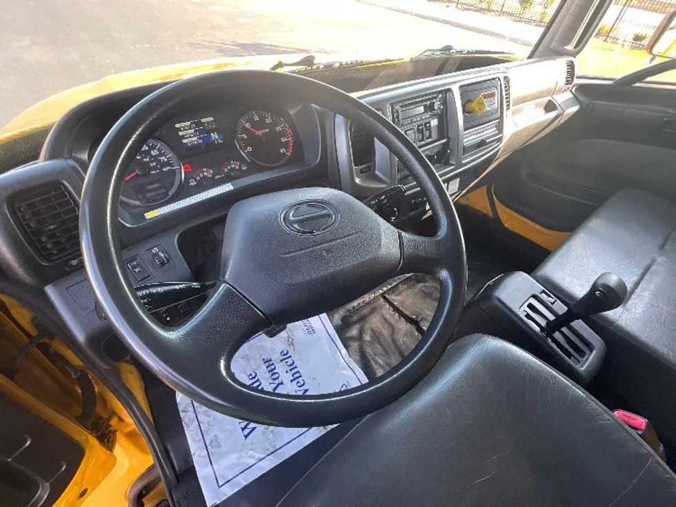 Medium Duty Box Truck-Light and Medium Duty Trucks-Hino-2020-338-East Chicago-IN-149,840\n\t\tmiles-$ 47,750 - Image 17