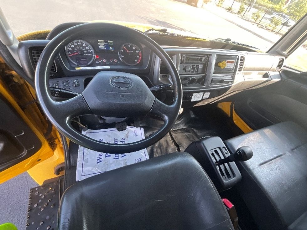 Medium Duty Box Truck-Light and Medium Duty Trucks-Hino-2020-338-East Chicago-IN-149,840\n\t\tmiles-$ 47,750 - Image 18