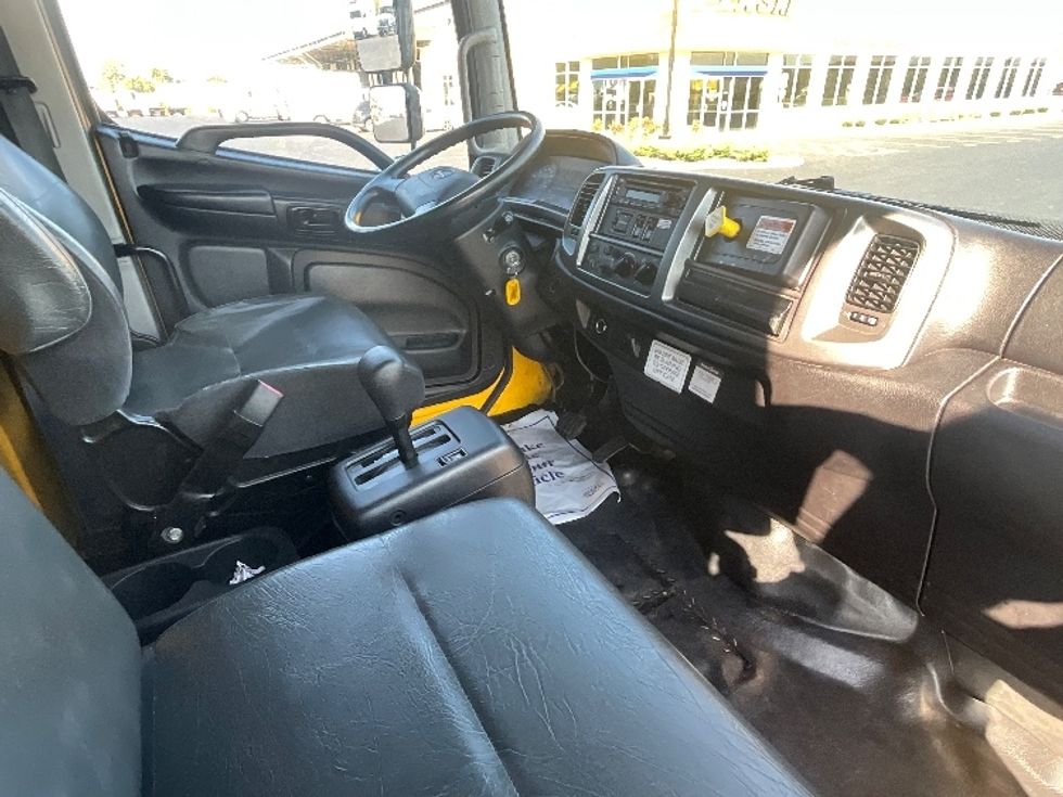 Medium Duty Box Truck-Light and Medium Duty Trucks-Hino-2020-338-East Chicago-IN-149,840\n\t\tmiles-$ 47,750 - Image 22