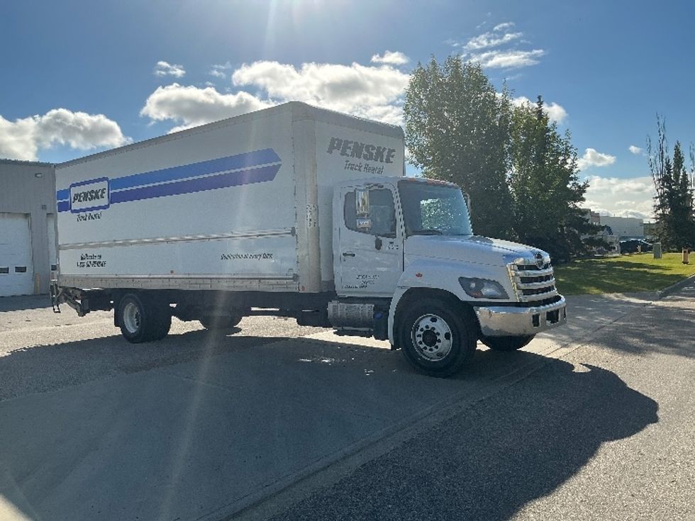 Medium Duty Box Truck-Light and Medium Duty Trucks-Hino-2020-338-Edmonton-AB-193,505\n\t\tkm-$ 74,250 - Image 1
