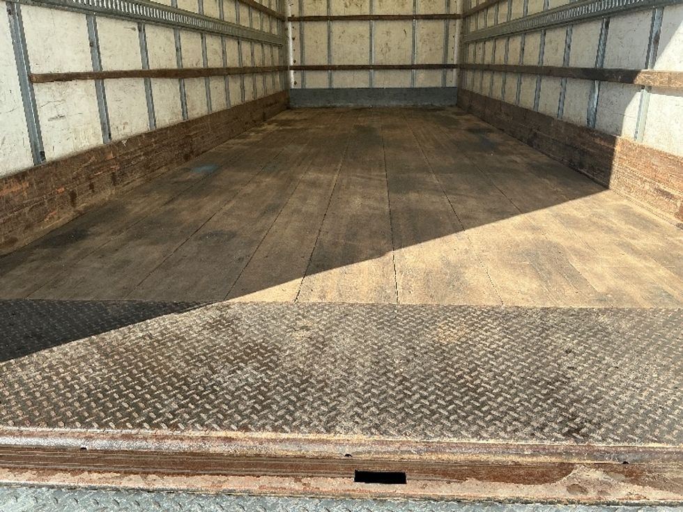 Medium Duty Box Truck-Light and Medium Duty Trucks-Hino-2020-338-Edmonton-AB-193,505\n\t\tkm-$ 74,250 - Image 10