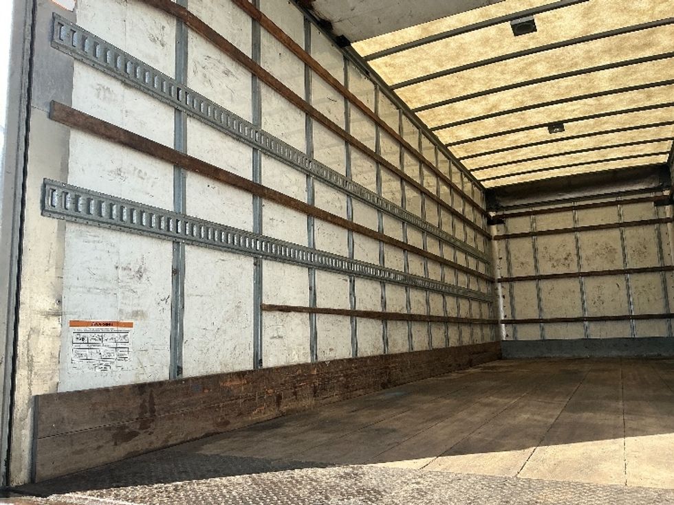 Medium Duty Box Truck-Light and Medium Duty Trucks-Hino-2020-338-Edmonton-AB-193,505\n\t\tkm-$ 74,250 - Image 11