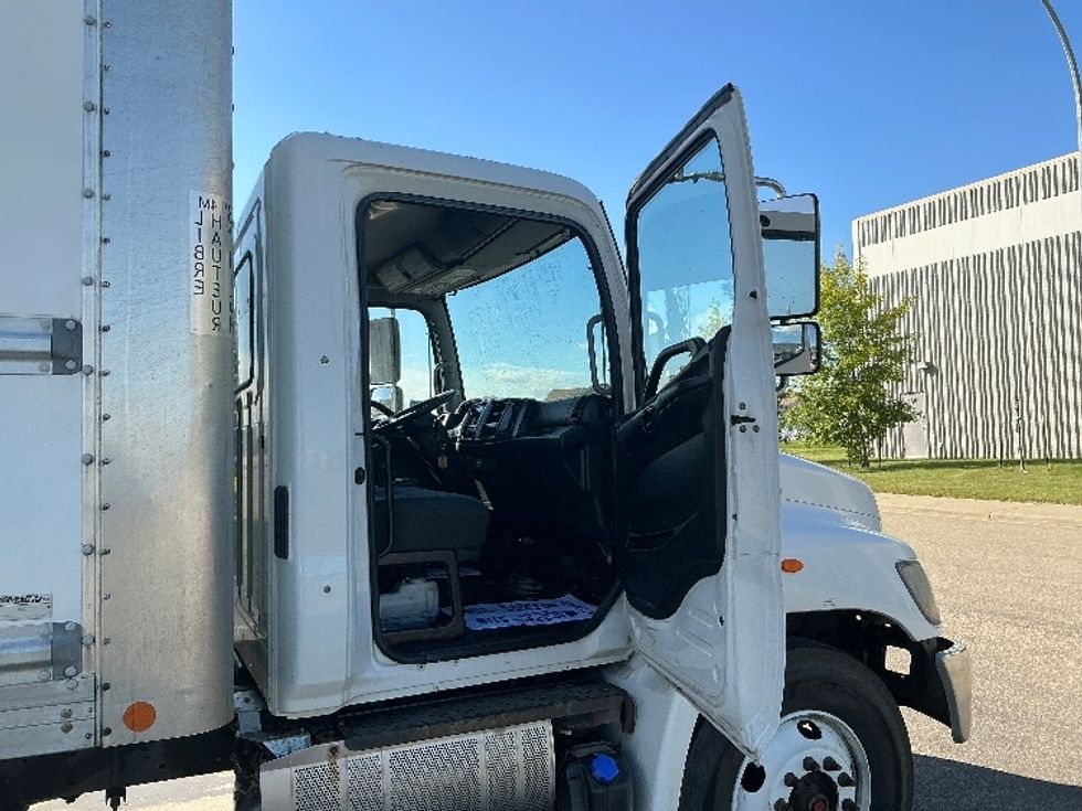 Medium Duty Box Truck-Light and Medium Duty Trucks-Hino-2020-338-Edmonton-AB-193,505\n\t\tkm-$ 74,250 - Image 20