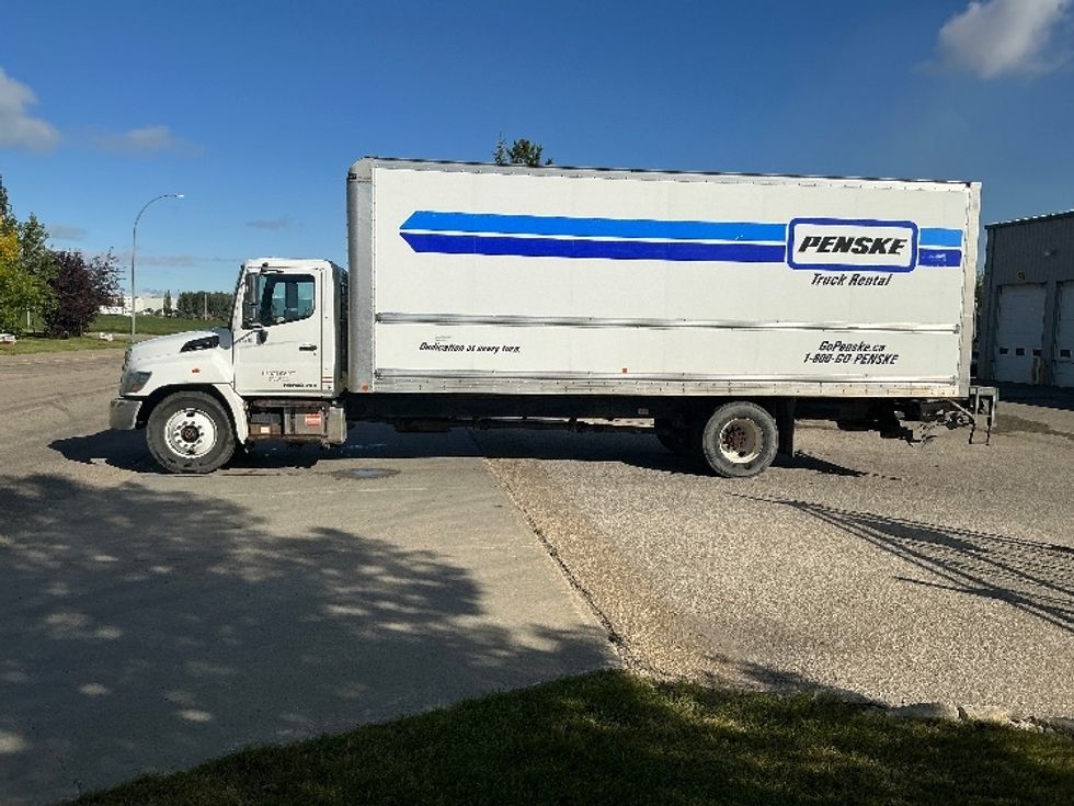 Medium Duty Box Truck-Light and Medium Duty Trucks-Hino-2020-338-Edmonton-AB-193,505\n\t\tkm-$ 74,250 - Image 4
