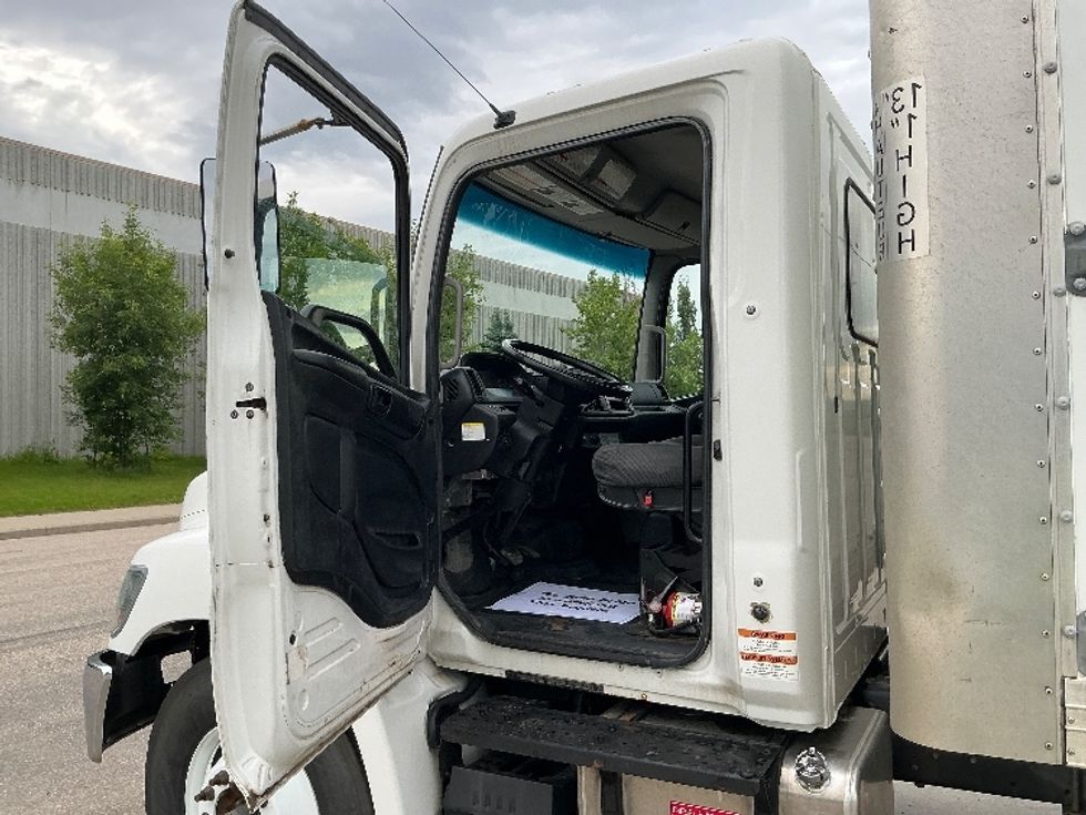 Medium Duty Box Truck-Light and Medium Duty Trucks-Hino-2020-338-Edmonton-AB-271,973\n\t\tkm-$ 64,000 - Image 16