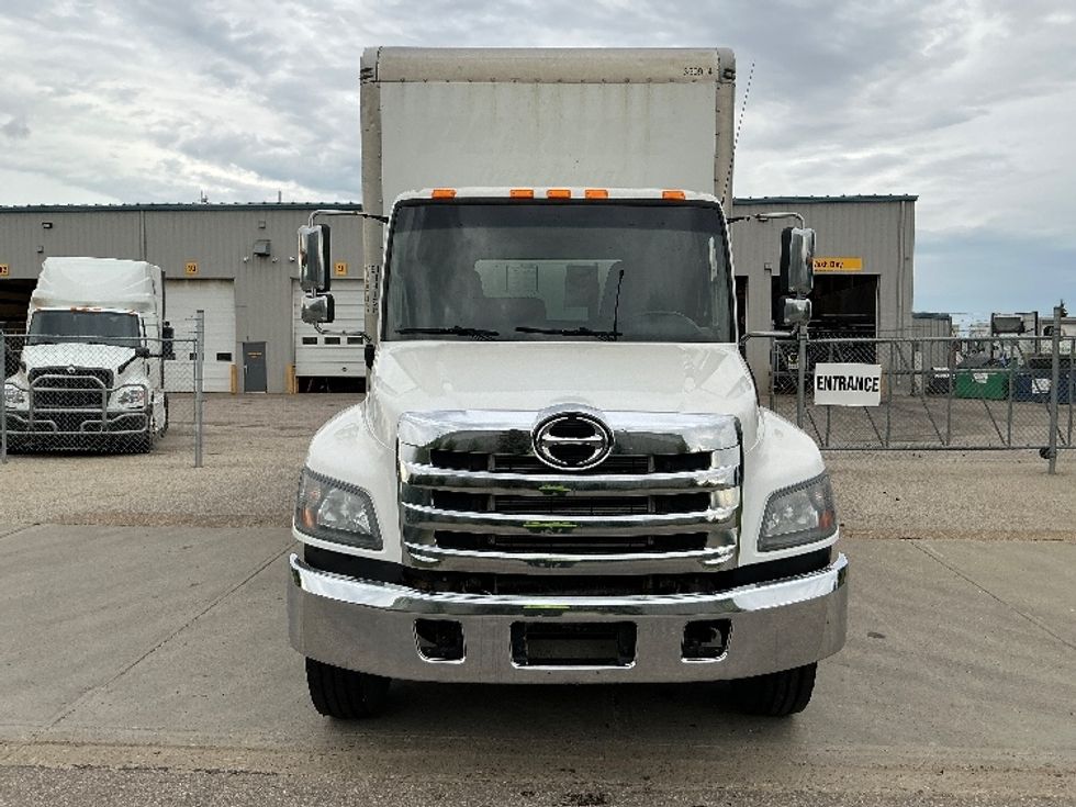 Medium Duty Box Truck-Light and Medium Duty Trucks-Hino-2020-338-Edmonton-AB-271,973\n\t\tkm-$ 64,000 - Image 2