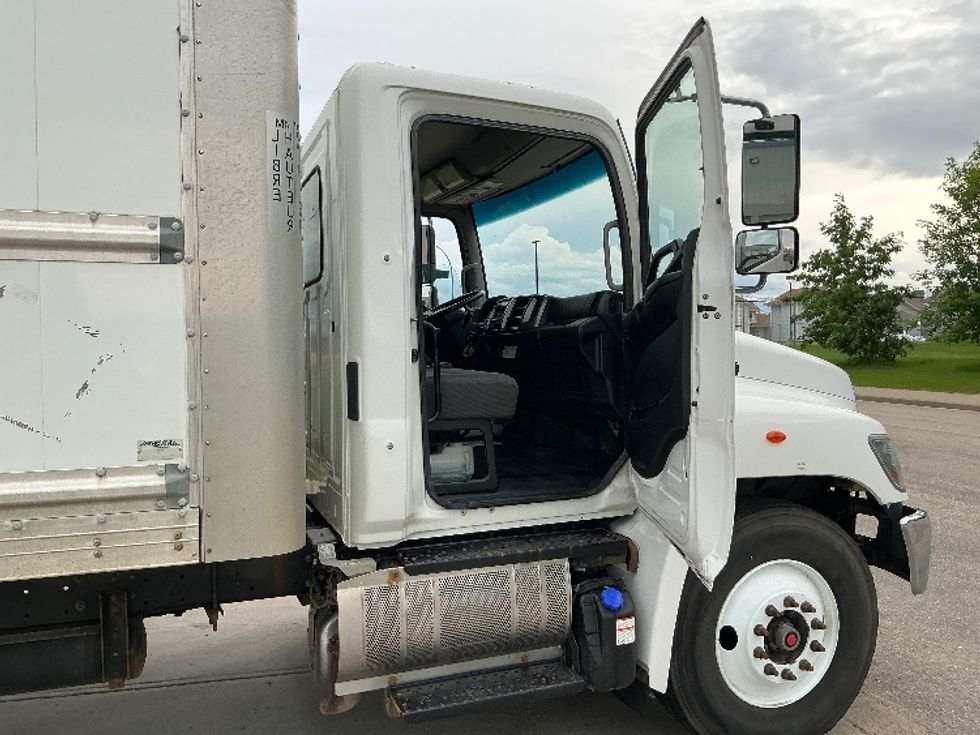 Medium Duty Box Truck-Light and Medium Duty Trucks-Hino-2020-338-Edmonton-AB-271,973\n\t\tkm-$ 64,000 - Image 20