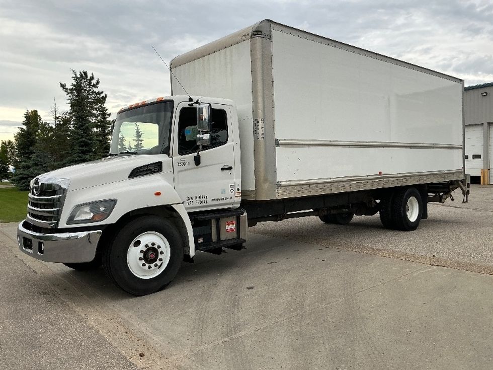 Medium Duty Box Truck-Light and Medium Duty Trucks-Hino-2020-338-Edmonton-AB-271,973\n\t\tkm-$ 64,000 - Image 3