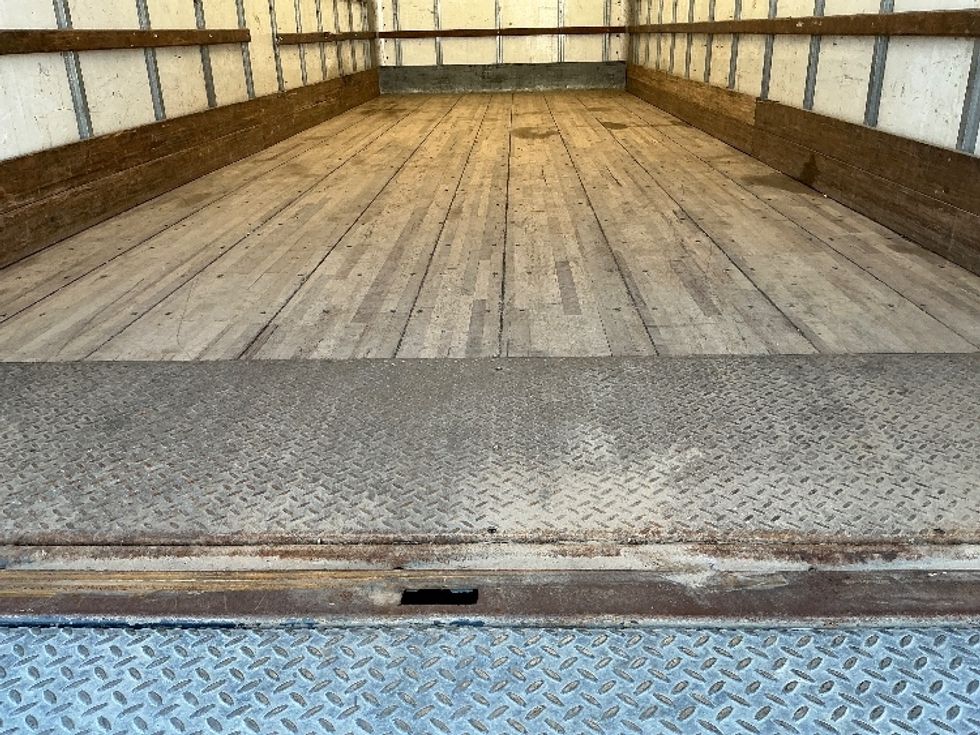 Medium Duty Box Truck-Light and Medium Duty Trucks-Hino-2020-338-Edmonton-AB-311,966\n\t\tkm-$ 57,250 - Image 10