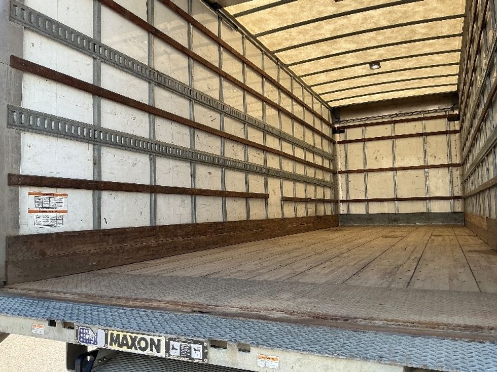 Medium Duty Box Truck-Light and Medium Duty Trucks-Hino-2020-338-Edmonton-AB-311,966\n\t\tkm-$ 57,250 - Image 11